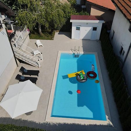Villa Mina Kladovo, 5-Bedroom Villa With Pool For Up To 12 People Kültér fotó
