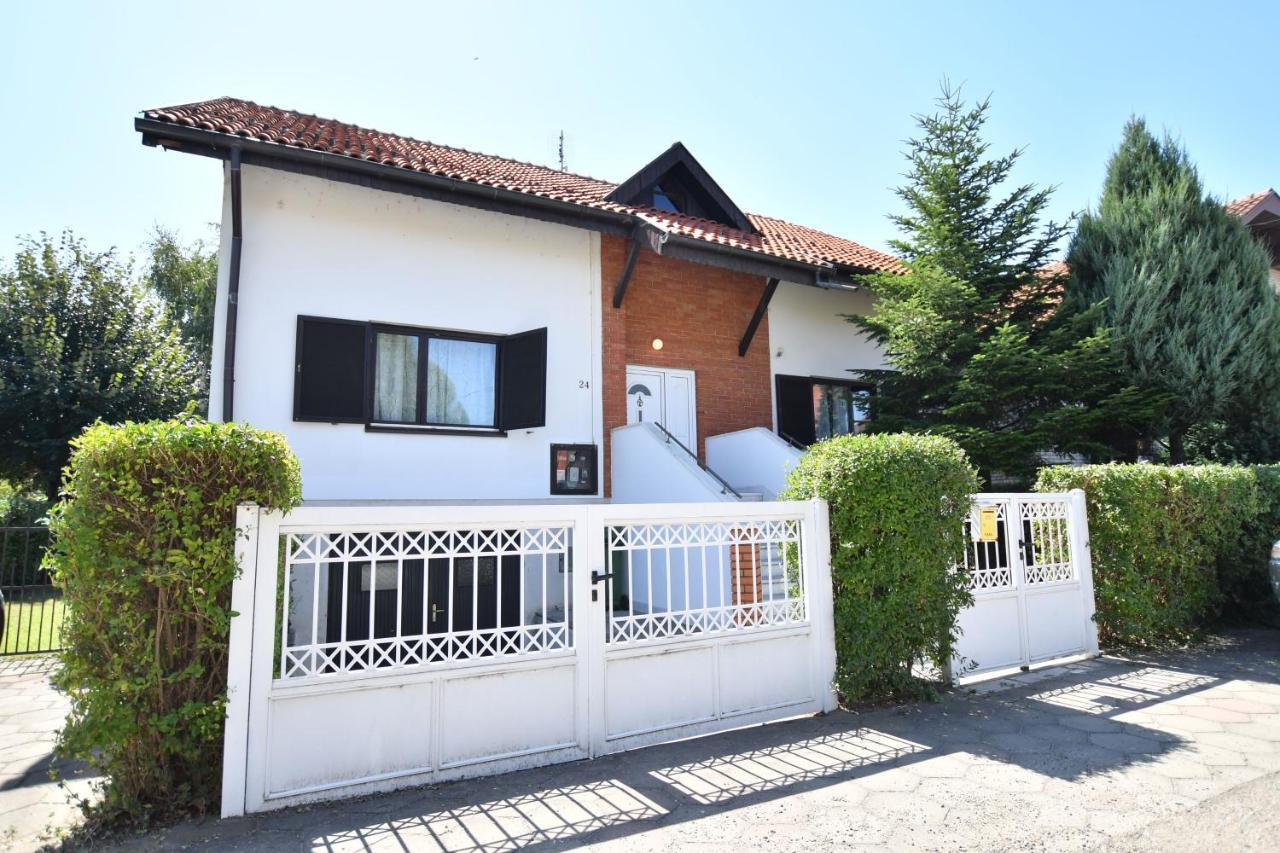 Villa Mina Kladovo, 5-Bedroom Villa With Pool For Up To 12 People Kültér fotó